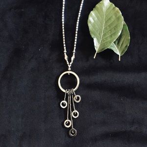 Black circle hanging necklace! ⚫️